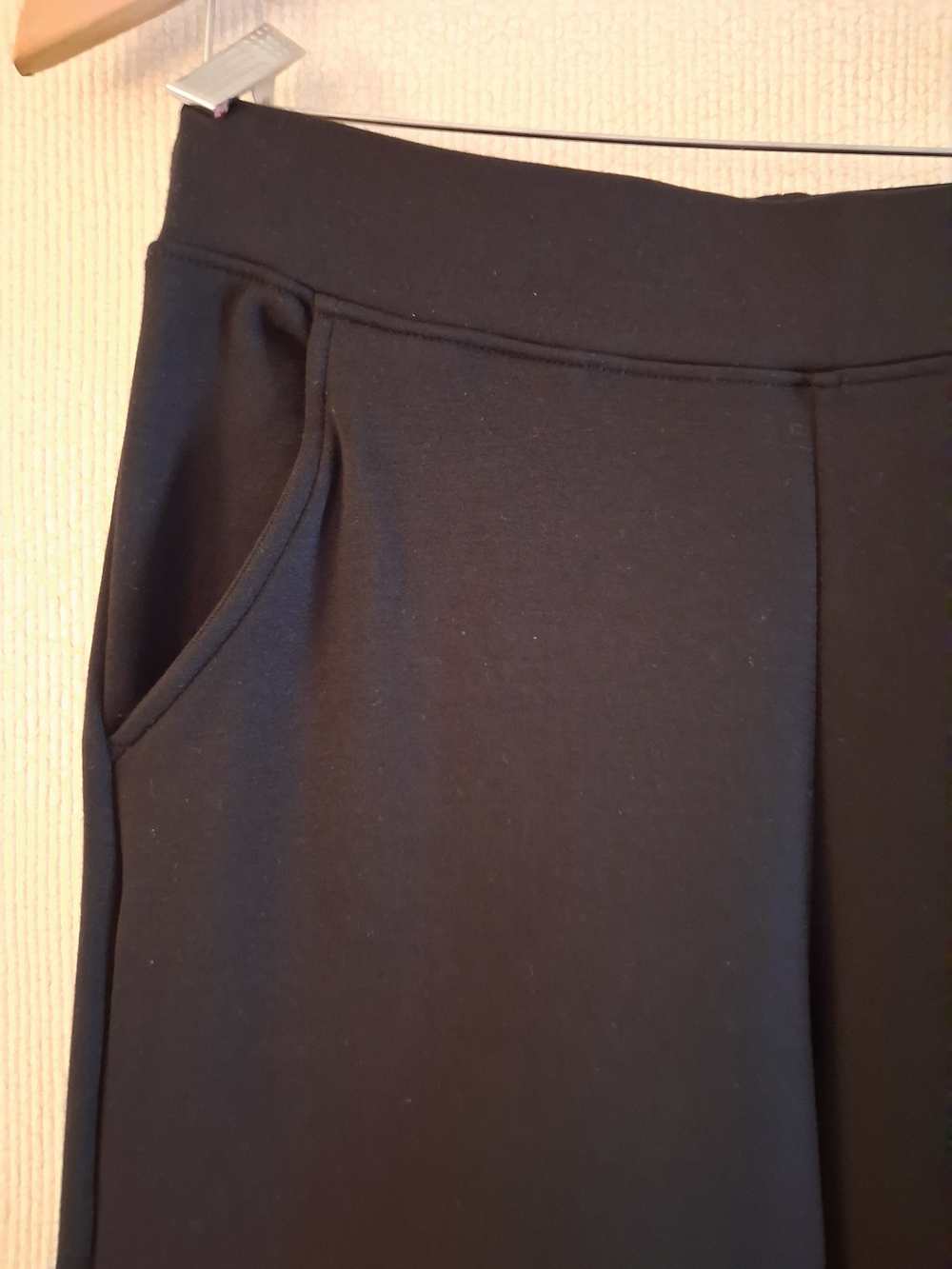 AYR The High Hope Relaxed Fit Pull On Cropped Stretch Pants Sz M Black - Picture 3 of 7